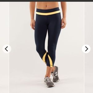 Lululemon Run: Inspire Crop II Size 4